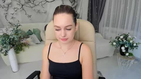 Emma online show from October 9, 7:52 pm