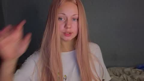 Snapshot of mirahardmanxx chatting on October 12, 1:42 am mirahardmanxx online show from October 12, 1:42 am