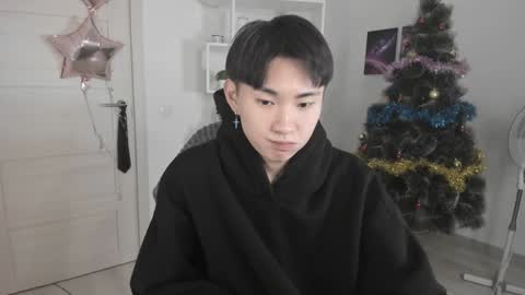 Snapshot of miram_yoo chatting on January 5, 5:30 pm              online show from January 5, 5:30 pm