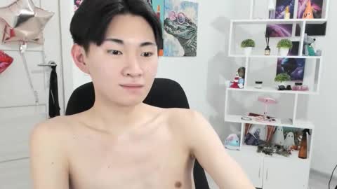 Snapshot of miram_yoo chatting on October 20, 4:06 am              online show from October 20, 4:06 am