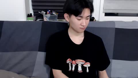 Snapshot of miram_yoo chatting on January 17, 9:17 pm              online show from January 17, 9:17 pm