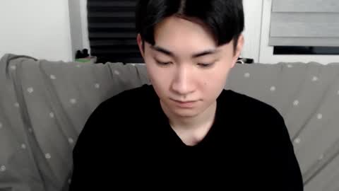 Snapshot of miram_yoo chatting on March 2, 9:22 pm              online show from March 2, 9:22 pm