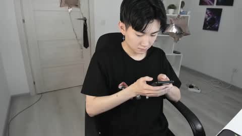 Snapshot of miram_yoo chatting on January 22, 1:42 am              online show from January 22, 1:42 am