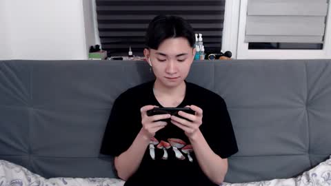 Snapshot of miram_yoo chatting on February 7, 10:19 pm              online show from February 7, 10:19 pm