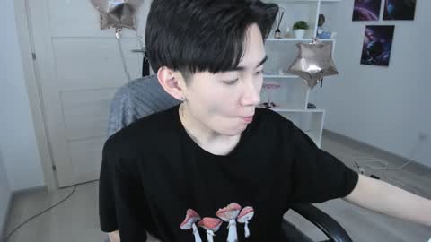 Snapshot of miram_yoo chatting on January 25, 10:40 am              online show from January 25, 10:40 am