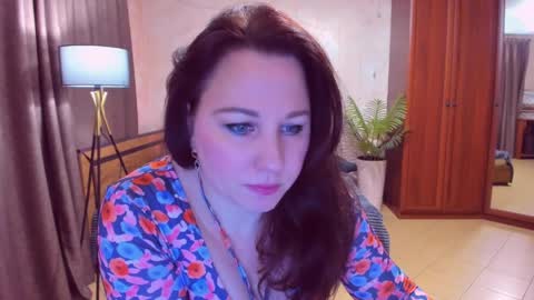 MirandaDyson online show from April 7, 6:54 pm