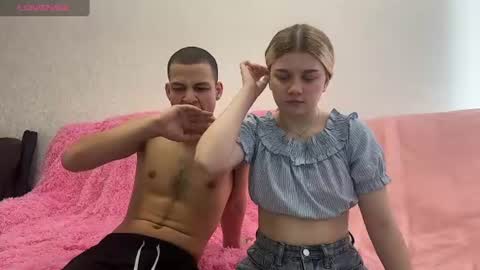 mirelcouple online show from June 17, 10:20 am