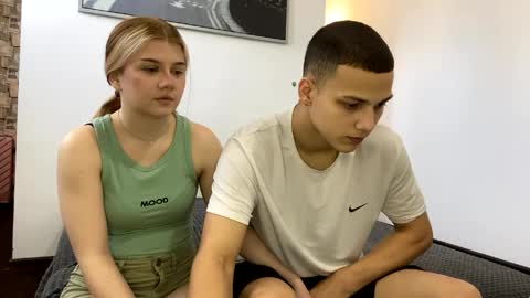 mirelcouple online show from April 12, 9:57 am