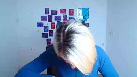 Mishelle online show from December 19, 2:01 pm