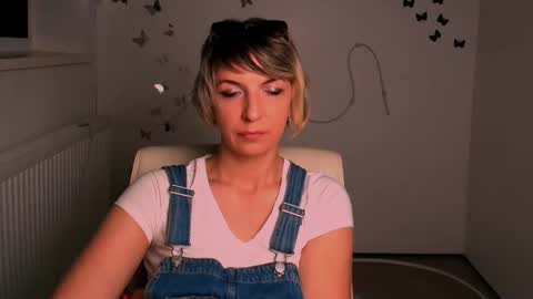 Mishelle online show from May 5, 6:57 pm