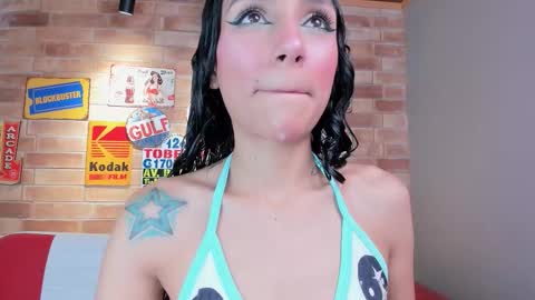 Snapshot of miss___evangeline chatting on October 10, 3:23 am Evangeline online show from October 10, 3:23 am