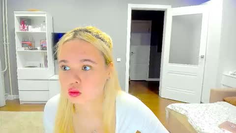 miss__selena online show from November 25, 6:18 pm