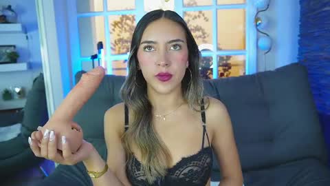 Zoe online show from June 2, 6:21 pm