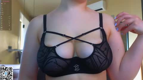 Sandy online show from April 17, 1:08 am