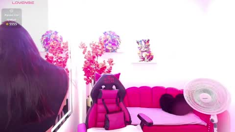 Melanie online show from May 25, 12:44 pm