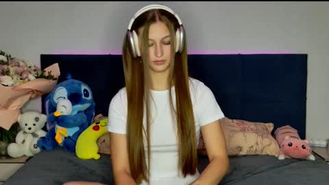 Emily online show from October 17, 5:06 pm