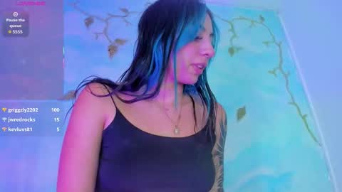 miss_evans_ online show from October 14, 9:23 am