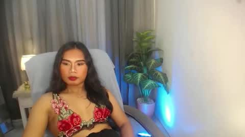 miss_fhakarat online show from December 3, 1:37 am