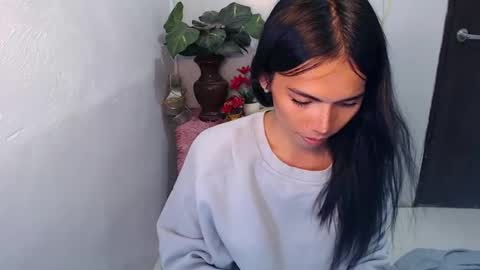 julie online show from March 31, 3:01 pm