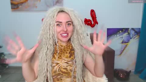 Snapshot of miss_kiten chatting on February 26, 2:30 am miss_kiten online show from February 26, 2:30 am