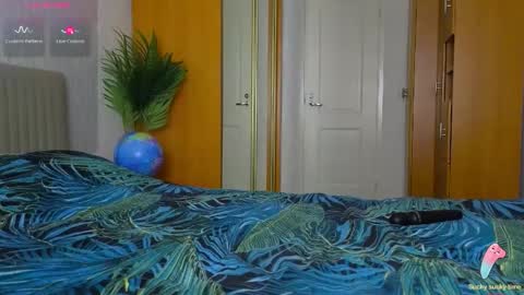 Laura online show from April 3, 1:51 pm