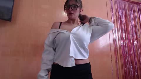 lilieth  online show from September 10, 7:04 pm