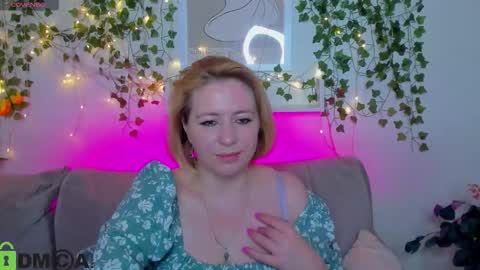 miss_lisaa online show from November 15, 3:19 am