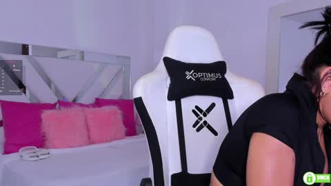   online show from February 4, 1:38 pm