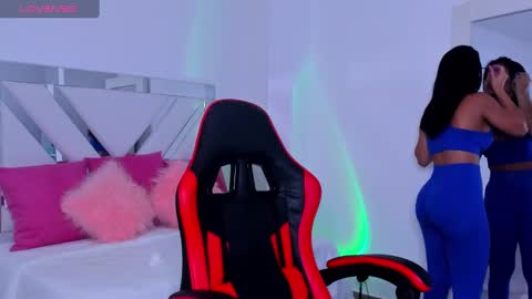   online show from February 25, 12:05 pm