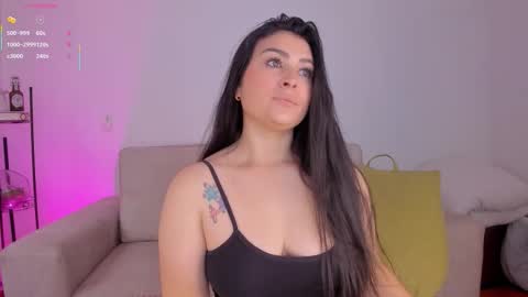 Bianca Torres online show from November 10, 4:32 pm