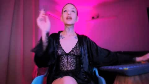 The Empress online show from December 3, 2:56 am