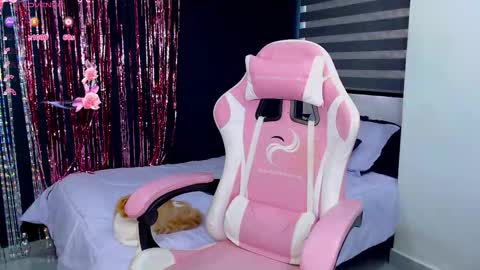 Camila Flores online show from November 5, 3:03 pm