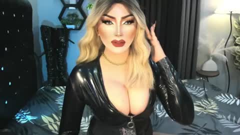 PRIESTESS CHANNEL online show from June 22, 6:59 pm