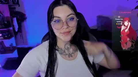 Snapshot of misscharlottte_18 chatting on October 2, 2:32 am Missy Charlottte.  Hey remember to give me a thumbs up ty online show from October 2, 2:32 am