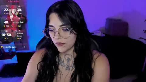 Snapshot of misscharlottte_18 chatting on September 26, 3:03 am Missy Charlottte.  Hey remember to give me a thumbs up ty online show from September 26, 3:03 am