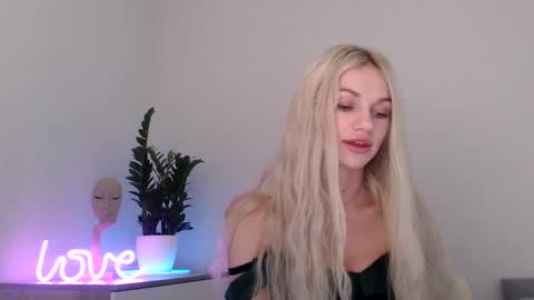 EMMA online show from January 3, 9:26 pm