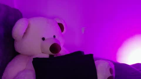 missevans_ online show from July 23, 10:18 pm