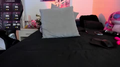 Annie online show from March 1, 5:20 am