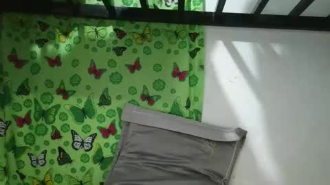 Jona online show from April 19, 3:46 pm