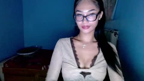 missminervaa online show from June 19, 3:29 pm