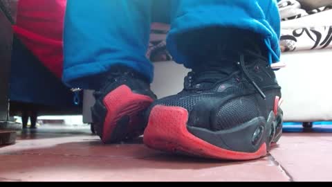 Snapshot of misssam28 chatting on October 31, 4:40 pm TELL ME MISS online show from October 31, 4:40 pm