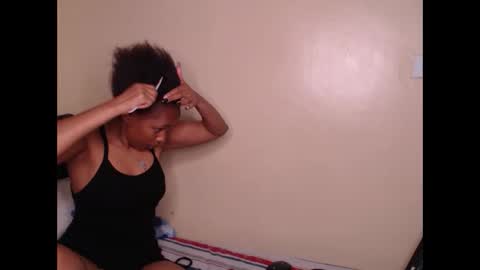 missthighsohmy online show from September 24, 11:39 am