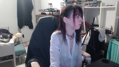 missthon online show from February 12, 1:37 pm