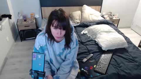 missthon online show from October 9, 11:05 am