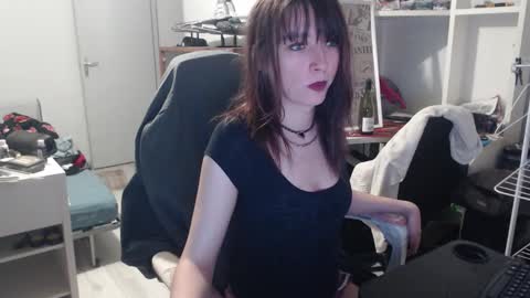 missthon online show from February 11, 1:04 pm