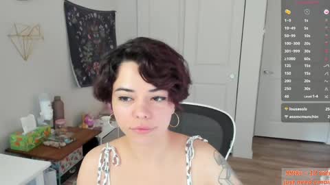 V Nessa online show from June 5, 5:07 pm