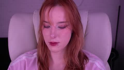 MissVelora online show from November 26, 9:00 pm