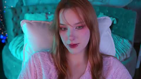 MissVelora online show from December 5, 9:01 pm