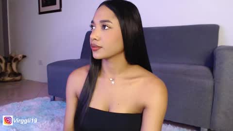 missvirggii online show from February 9, 7:52 pm