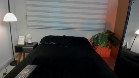 Miss online show from April 21, 1:42 am